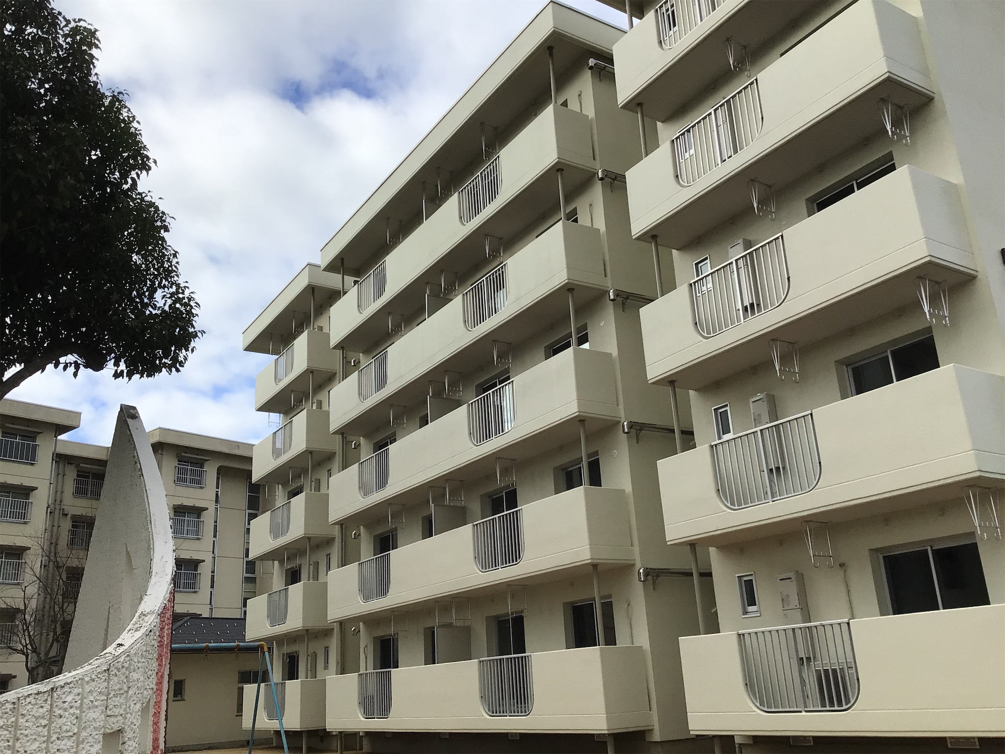 県営住宅材木町団地第二期エコ改善工事（59-1棟）｜電気設備 - 株式