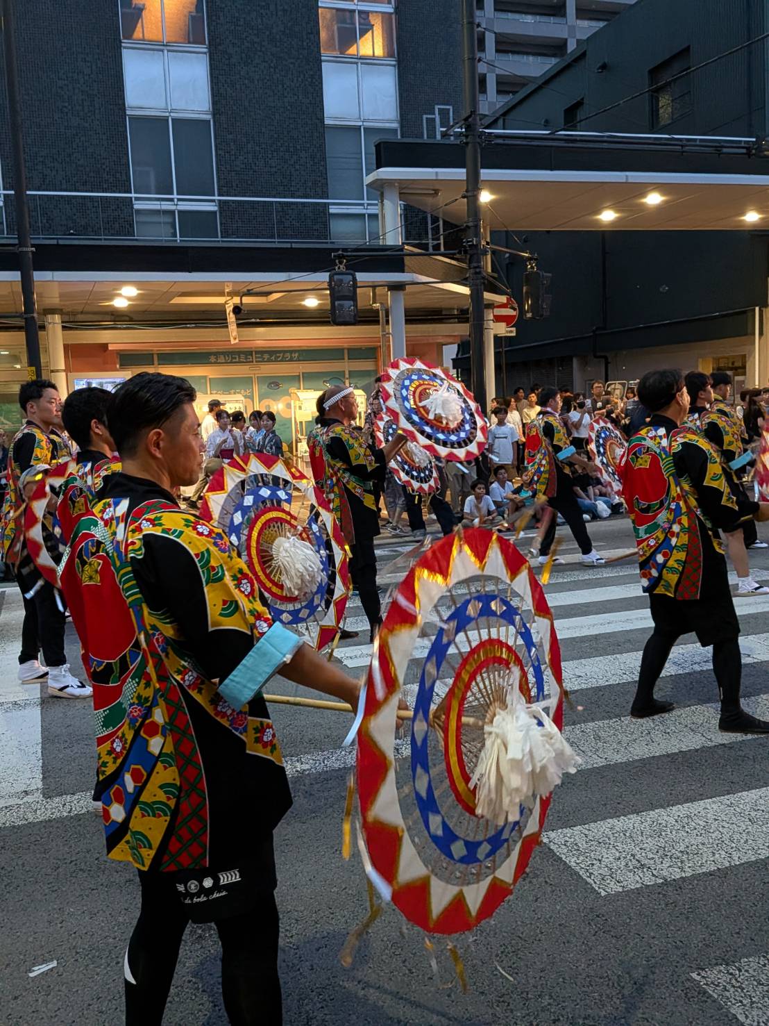 夏の風物詩・しゃんしゃん祭りに参加しました！